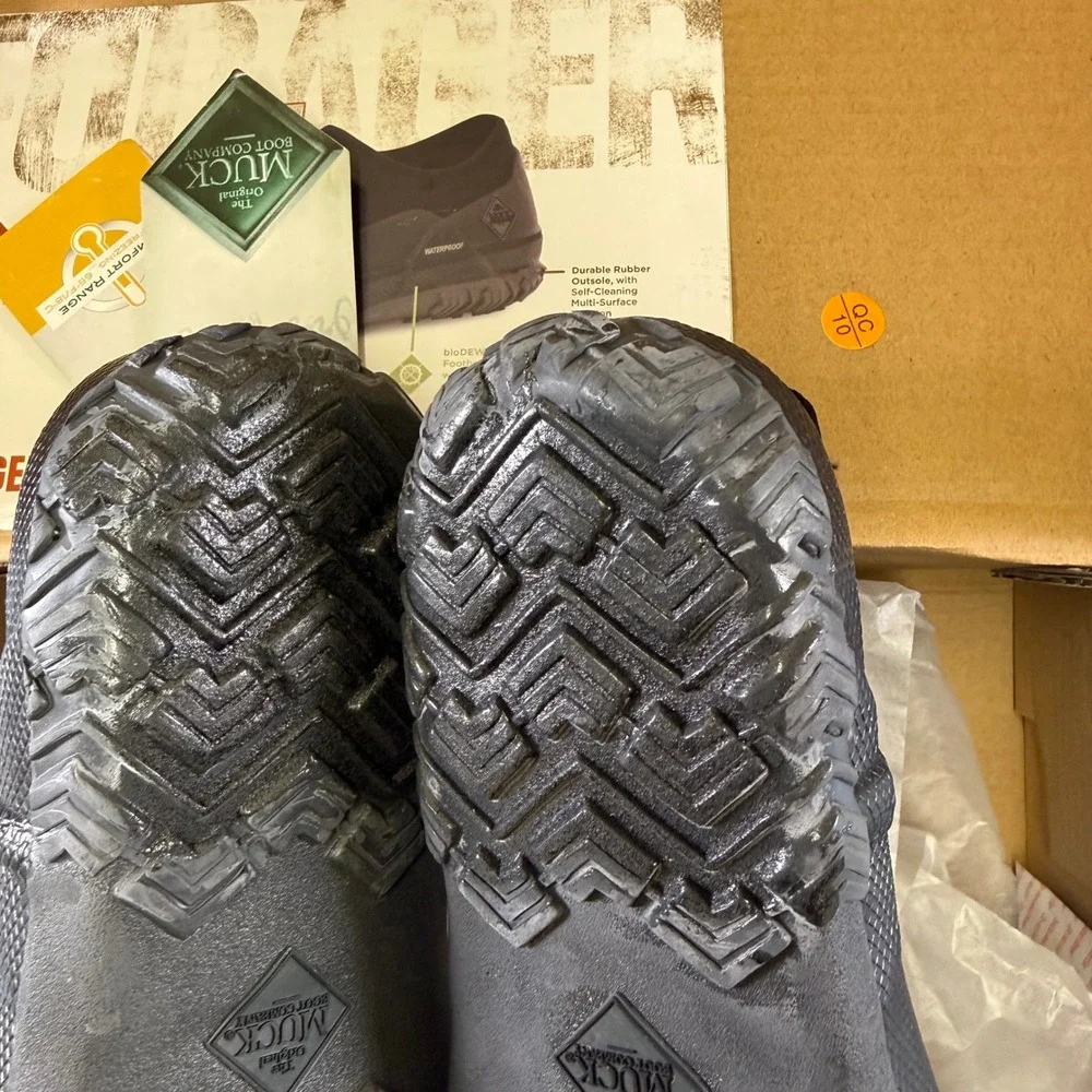 Muck Boot Company Forager Low Black Waterproof Slip On Shoes Men 9 Womens 10 NEW